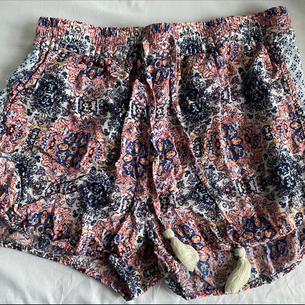 Fun pattern shorts for summer, size 6